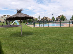 Nuevo! Apartamento con jardin privado y piscina